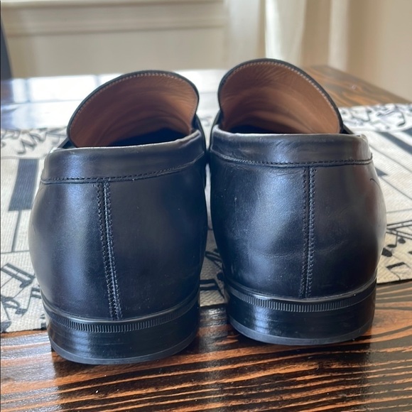 Gucci Black Slip-On Loafers with Polished Leather main image 5